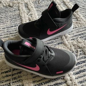 New Nike Sneakers Size 13